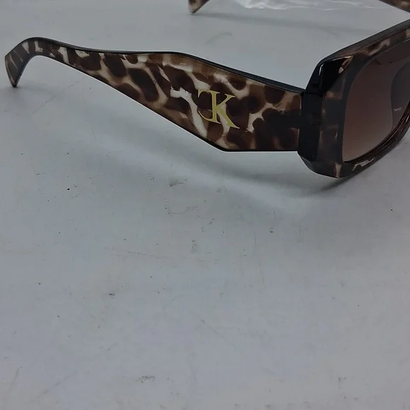 Fashion NWOT Women\'s Tortoiseshell and Gold Sunglasses Michael Kors Faux Tortoise Shell Sunglasses Gold Tone  main image 4